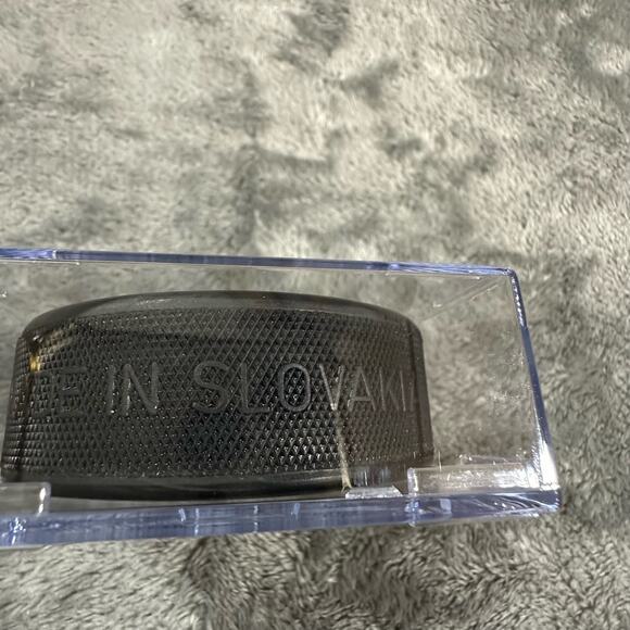 Red Wings Vladimir Konstantinov Sergei Mnatsakanov "Believe" Memorial NHL puck - Picture 6 of 6